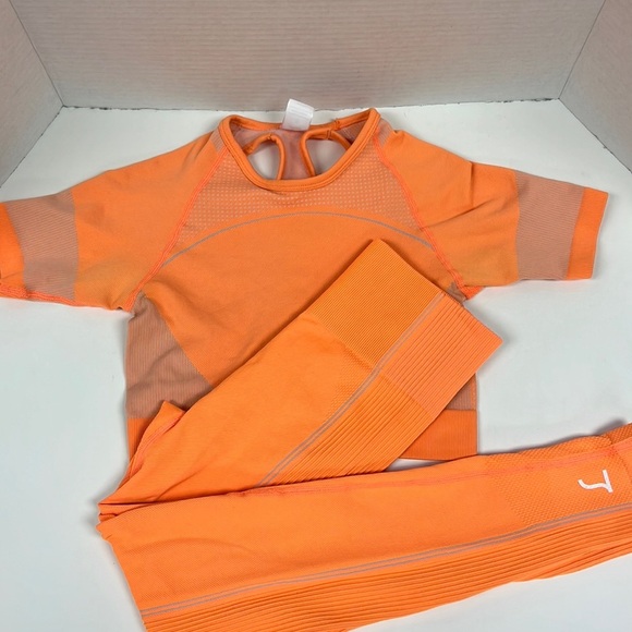 LAIKE Women’s 2 Piece Activewear Set Size Small - Picture 1 of 4
